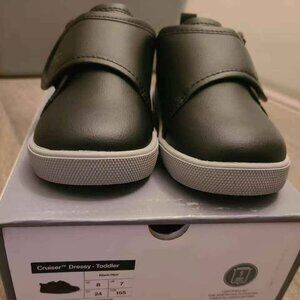 *BRAND NEW* STONZ Cruiser (BLACK 8T)